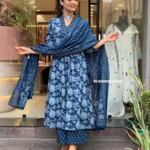 Elegant Women's Ethnic Suit Set – Premium Fabric & Traditional Design